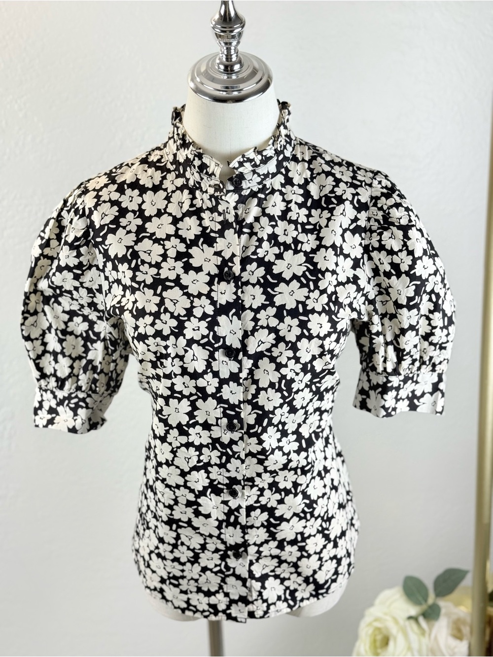 Target New Day White Cotton Button Down • M•Minimalist Clean Girl Luxe - Picture 9 of 9